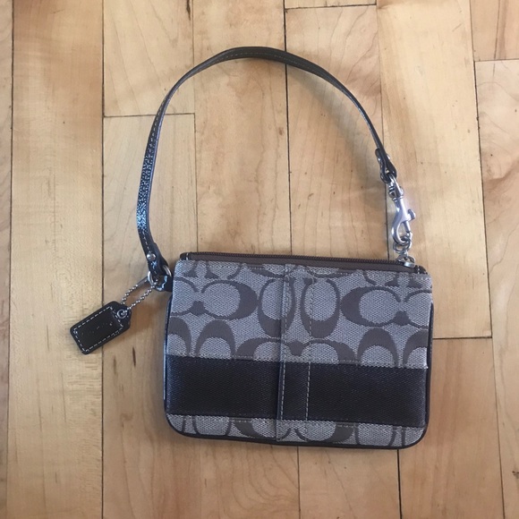 Coach Handbags - Coach Wristlet